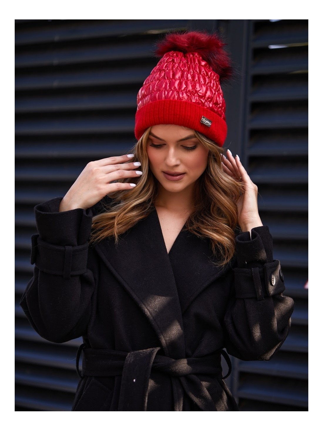 Wintermütze aus Nylon mit Bommel, rot C31 - Online-Shop - Boutique